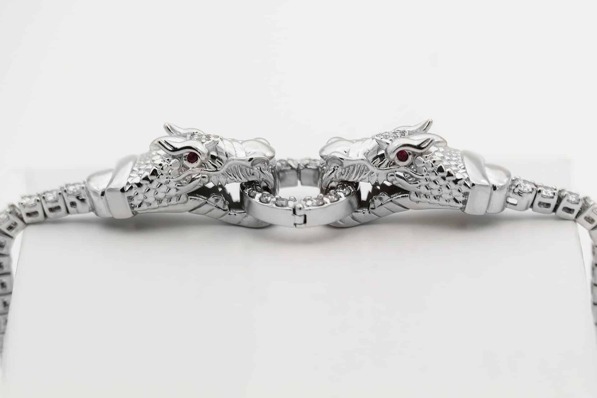 sabrianna-IK5P866QaLY-unsplash Top 5 Jewels To Upgrade Your Photoshoot Look